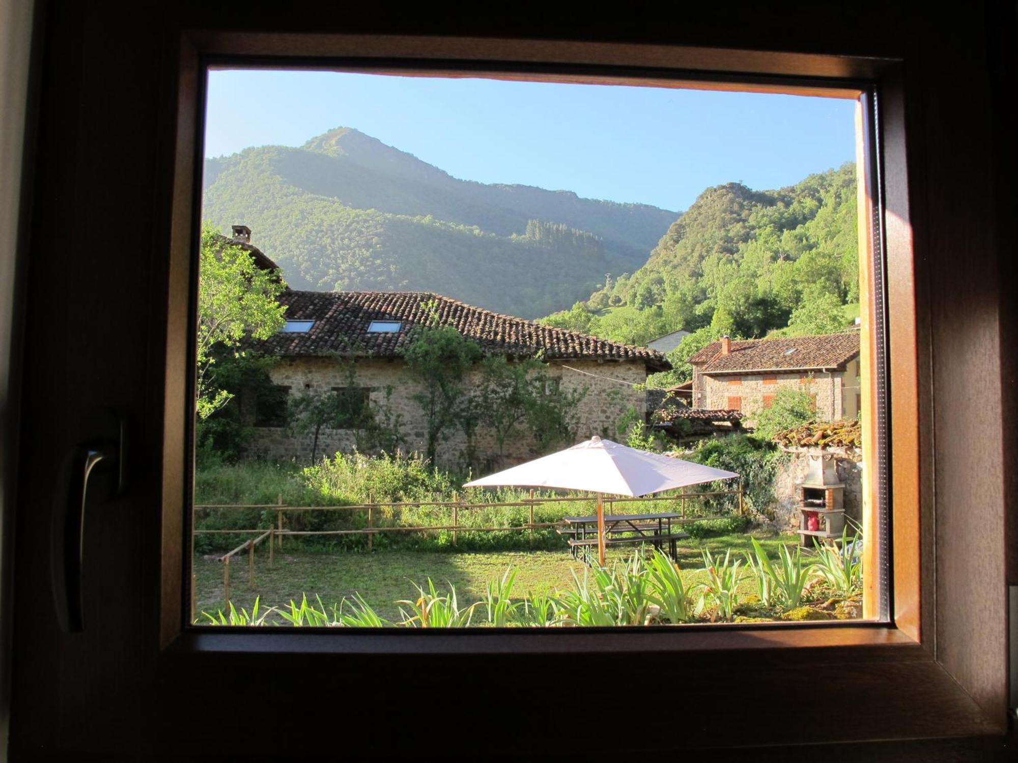Casa Vacacional La Pedrera * Baro (Cantabria)